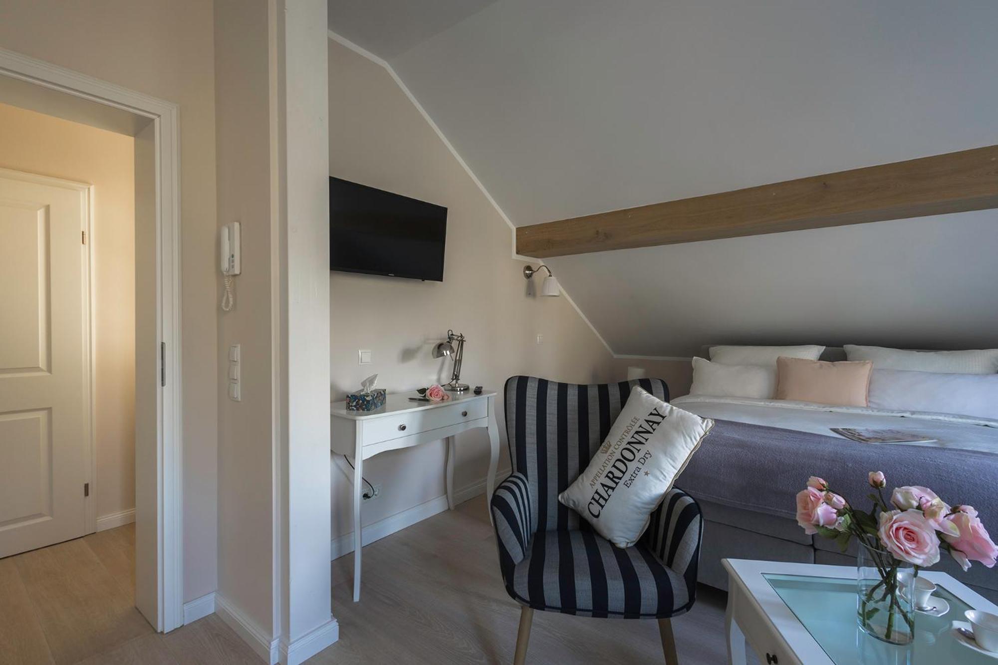 Nostalgie-Nest Mit Boxspringbett Lägenhet Mayen Exteriör bild